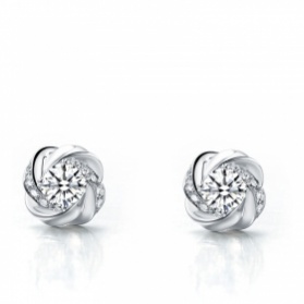 Золотые  серьги с  бриллиантами  ''Wild rose''